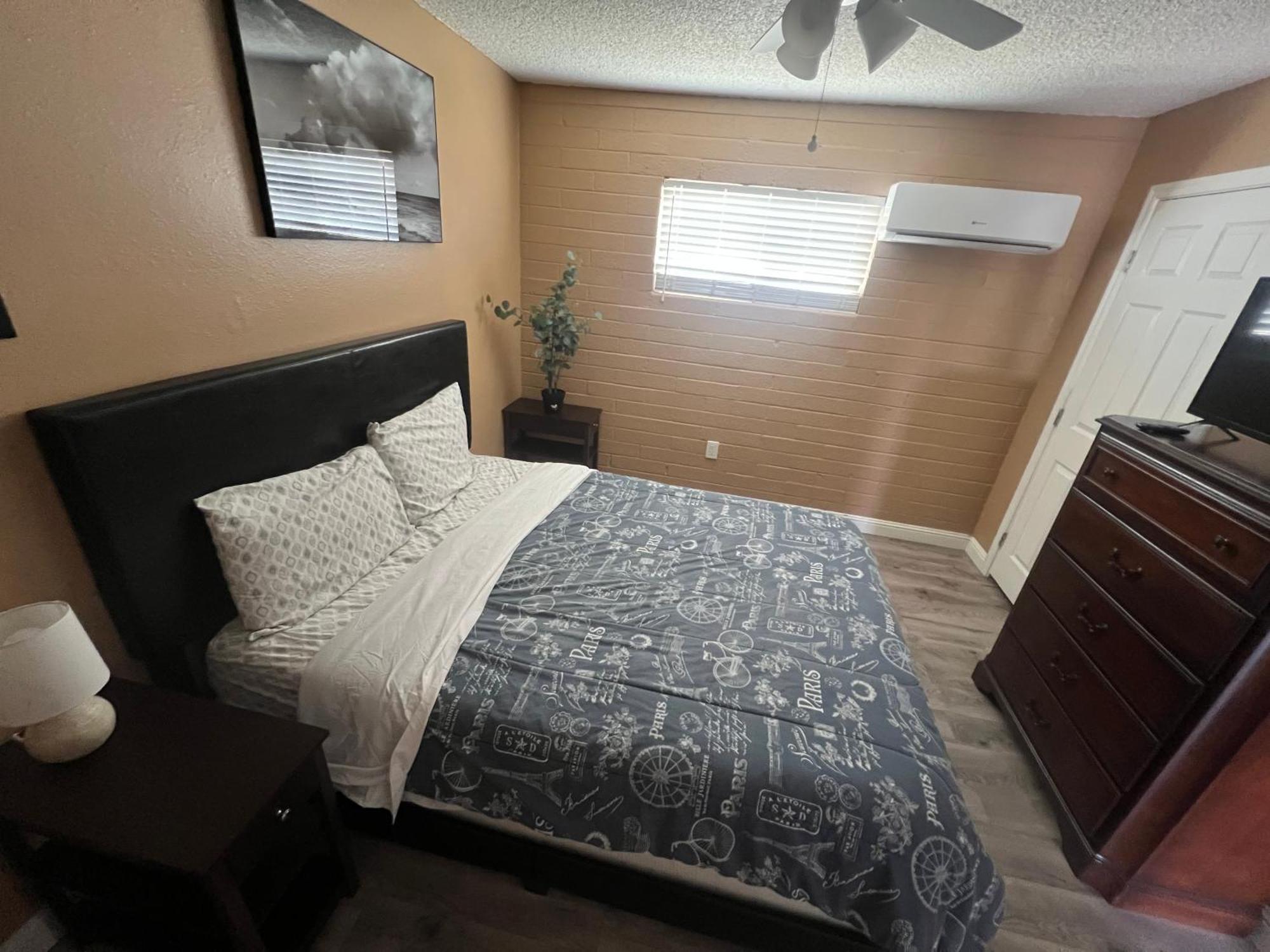 Appartement #2 Bedroom Cozy Suite, 1 Min Walk To The # Bullhead City